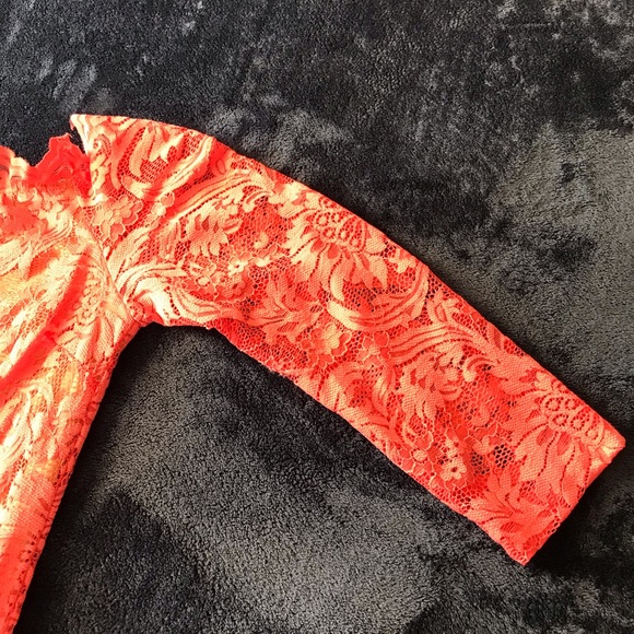 Off The Shoulder Lace Cocktail Dress - Picture 4 of 6